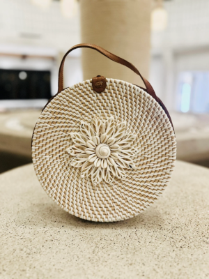 Seashells purse from Costa Rica Beige